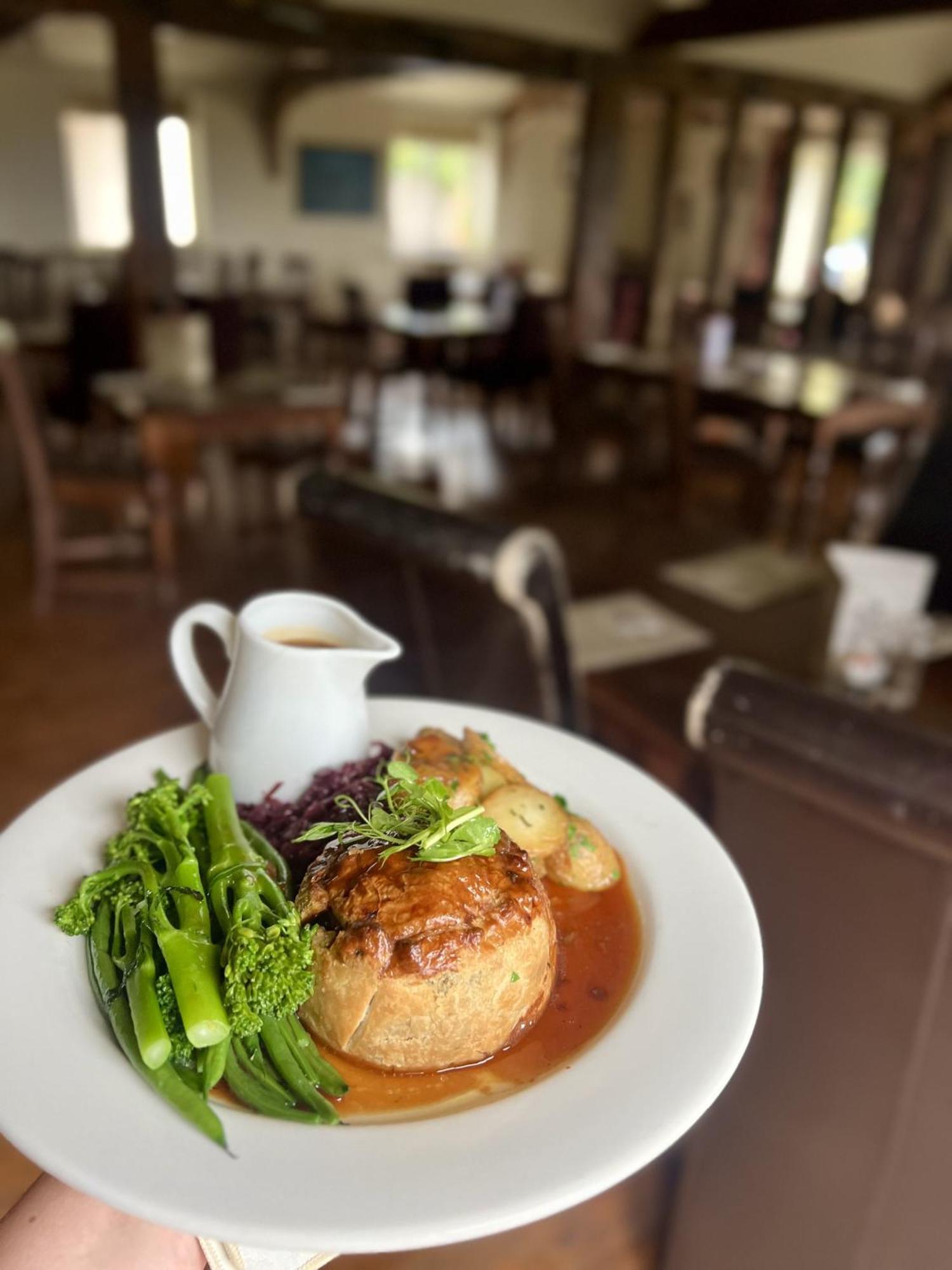 ホテル The Parson Woodforde Weston Longville エクステリア 写真